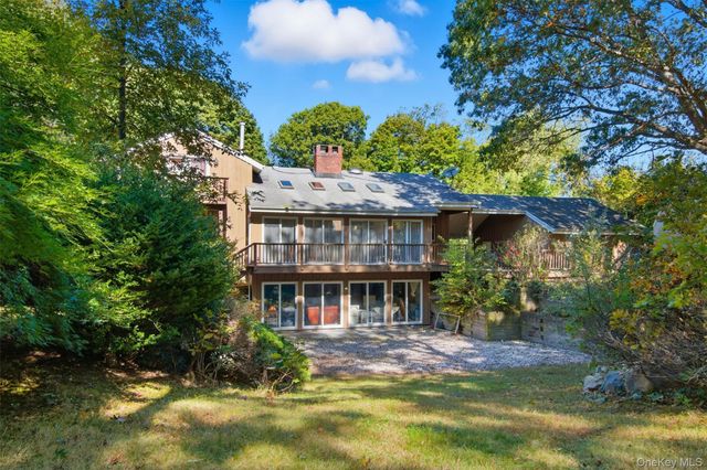 18 Greenlawn Road, Huntington, NY 11743