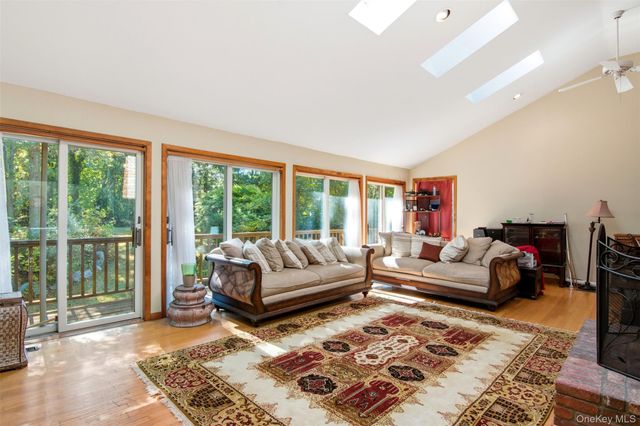 18 Greenlawn Road, Huntington, NY 11743