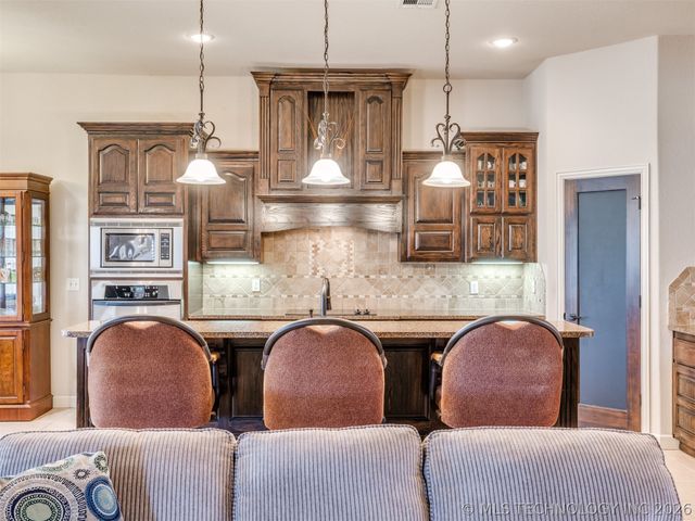 16184 S 279th East Avenue, Coweta, OK 74429