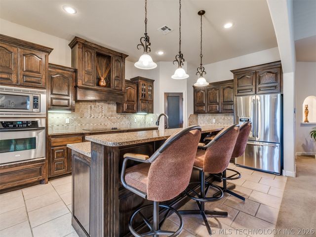 16184 S 279th East Avenue, Coweta, OK 74429