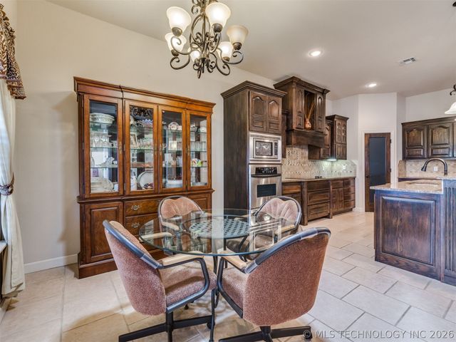 16184 S 279th East Avenue, Coweta, OK 74429