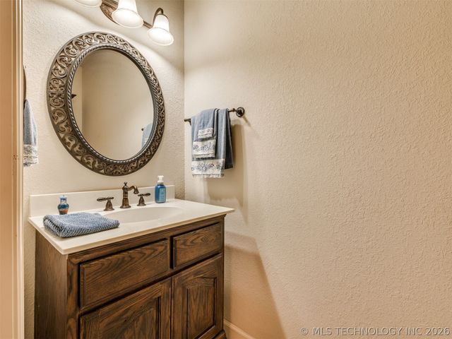 16184 S 279th East Avenue, Coweta, OK 74429