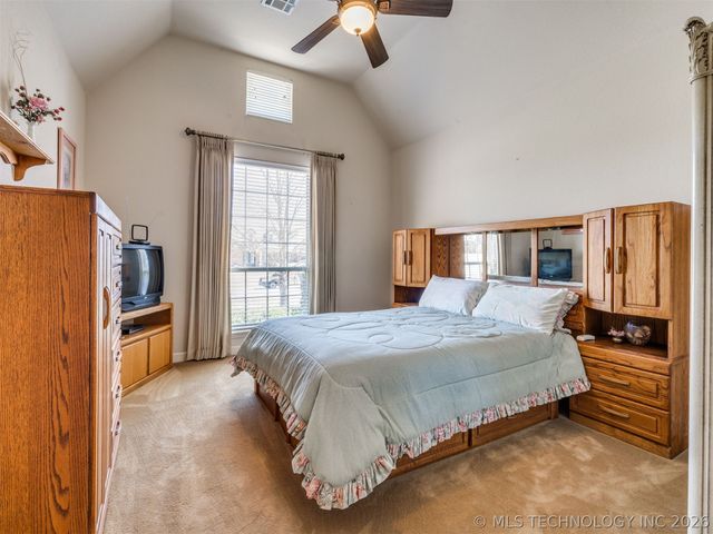 16184 S 279th East Avenue, Coweta, OK 74429