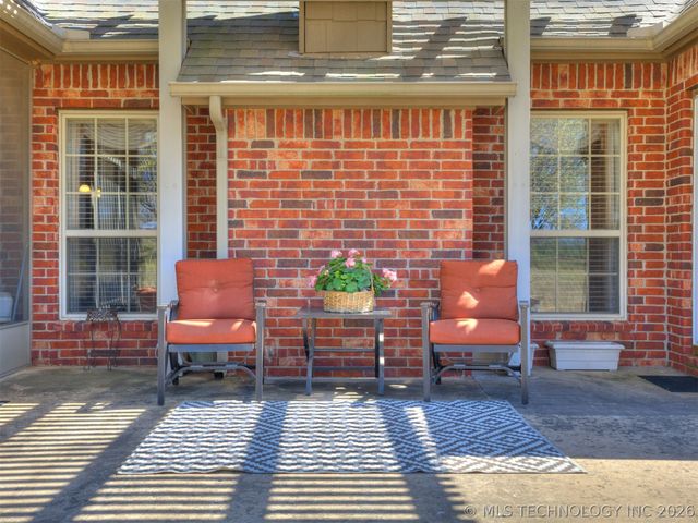 16184 S 279th East Avenue, Coweta, OK 74429