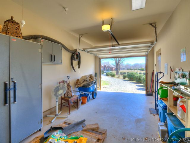 16184 S 279th East Avenue, Coweta, OK 74429