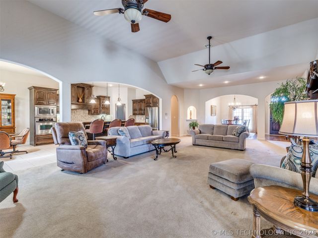 16184 S 279th East Avenue, Coweta, OK 74429