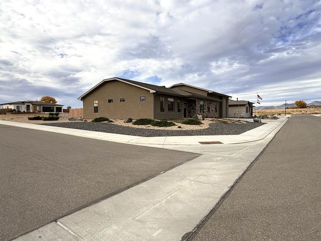 853 Fire Agate Lane, Grand Junction, CO 81506