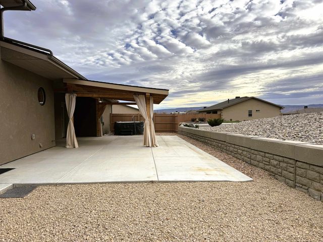 853 Fire Agate Lane, Grand Junction, CO 81506