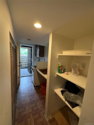 2042 Colonial Avenue, Bronx, NY 10461