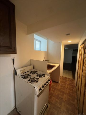 2042 Colonial Avenue, Bronx, NY 10461