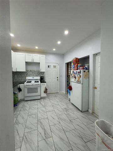 2042 Colonial Avenue, Bronx, NY 10461