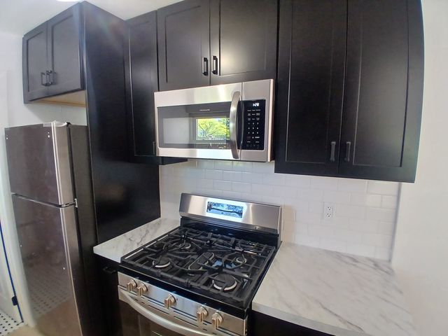 12 Fernwood Drive O, Bolingbrook, IL 60440