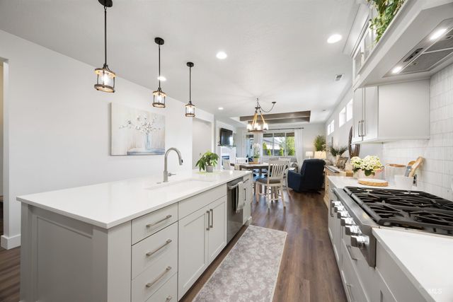 122 N Woody Knoll Ln, Eagle, ID 83616