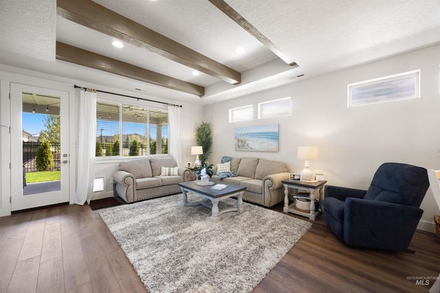 122 N Woody Knoll Ln, Eagle, ID 83616