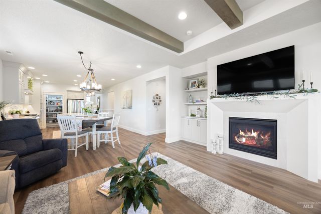 122 N Woody Knoll Ln, Eagle, ID 83616