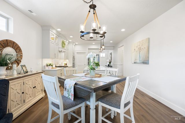 122 N Woody Knoll Ln, Eagle, ID 83616