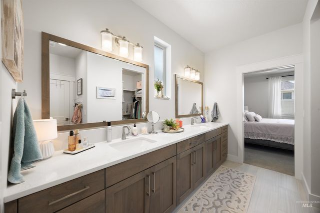 122 N Woody Knoll Ln, Eagle, ID 83616