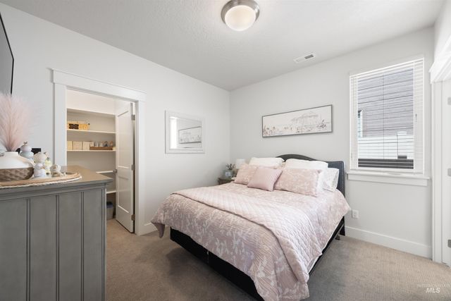 122 N Woody Knoll Ln, Eagle, ID 83616