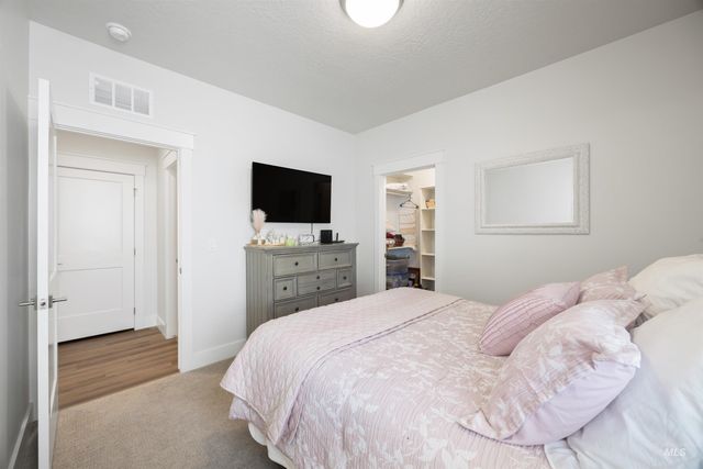 122 N Woody Knoll Ln, Eagle, ID 83616