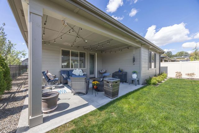 122 N Woody Knoll Ln, Eagle, ID 83616