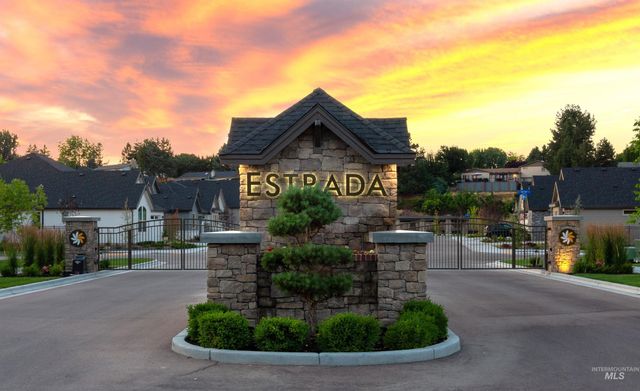 122 N Woody Knoll Ln, Eagle, ID 83616