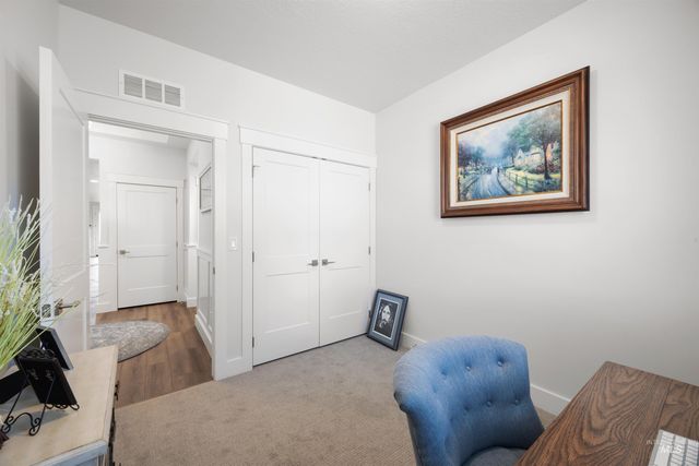 122 N Woody Knoll Ln, Eagle, ID 83616