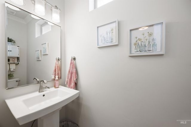 122 N Woody Knoll Ln, Eagle, ID 83616