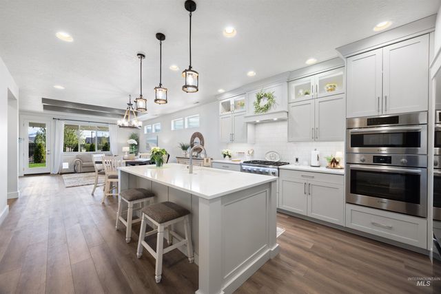 122 N Woody Knoll Ln, Eagle, ID 83616