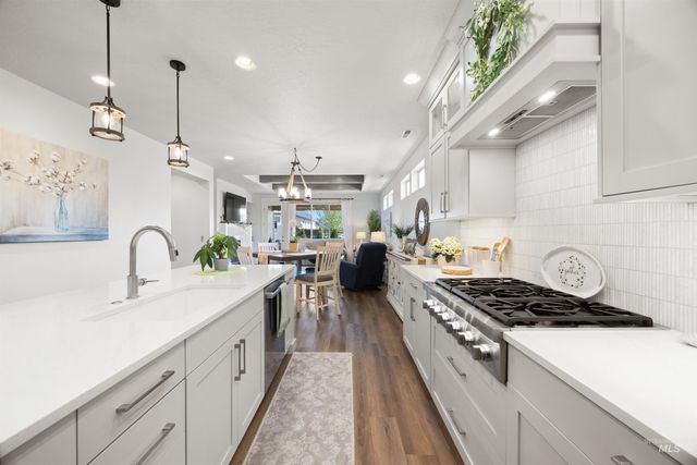 122 N Woody Knoll Ln, Eagle, ID 83616