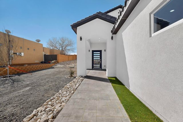 6030 Miller Road NE, Rio Rancho, NM 87144