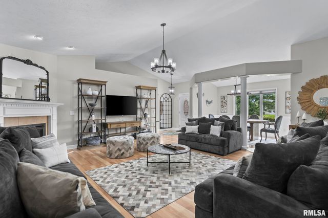 2809 Covered Wagon Trail, Springfield, IL 62711