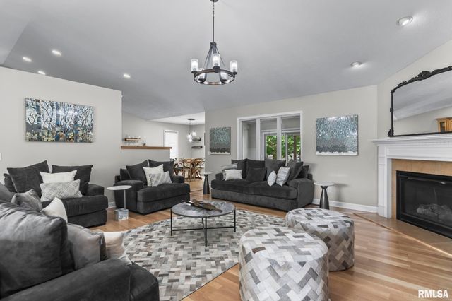 2809 Covered Wagon Trail, Springfield, IL 62711