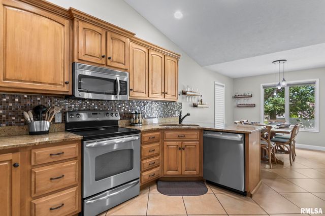 2809 Covered Wagon Trail, Springfield, IL 62711