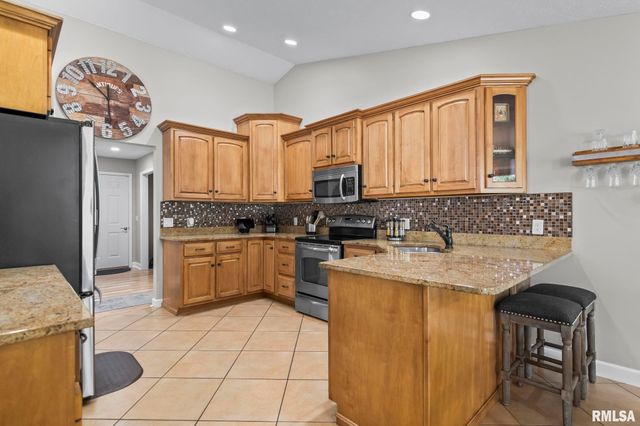 2809 Covered Wagon Trail, Springfield, IL 62711