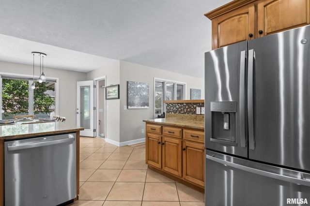 2809 Covered Wagon Trail, Springfield, IL 62711