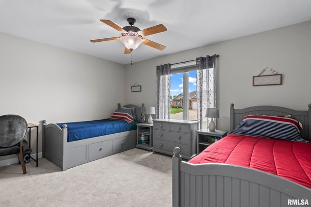 2809 Covered Wagon Trail, Springfield, IL 62711