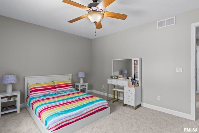 2809 Covered Wagon Trail, Springfield, IL 62711