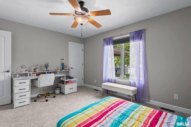 2809 Covered Wagon Trail, Springfield, IL 62711