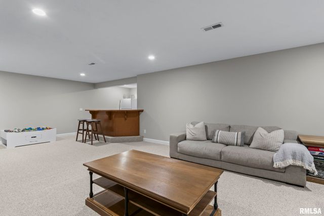 2809 Covered Wagon Trail, Springfield, IL 62711
