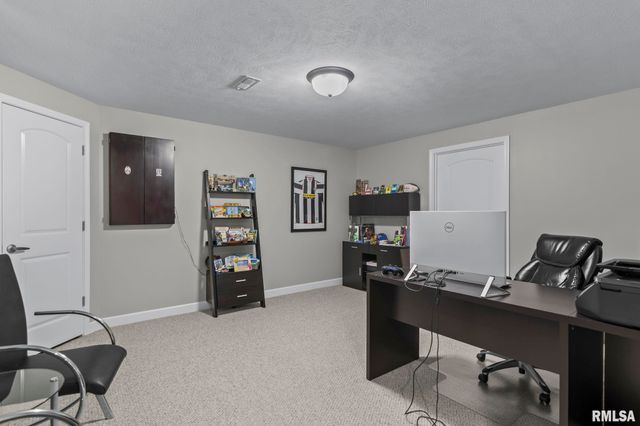 2809 Covered Wagon Trail, Springfield, IL 62711