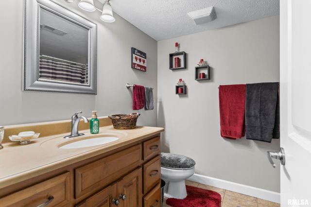 2809 Covered Wagon Trail, Springfield, IL 62711
