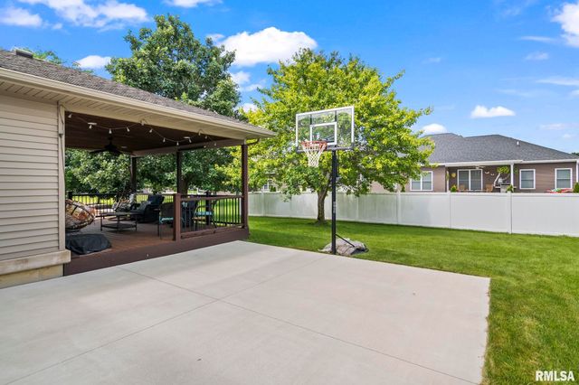 2809 Covered Wagon Trail, Springfield, IL 62711