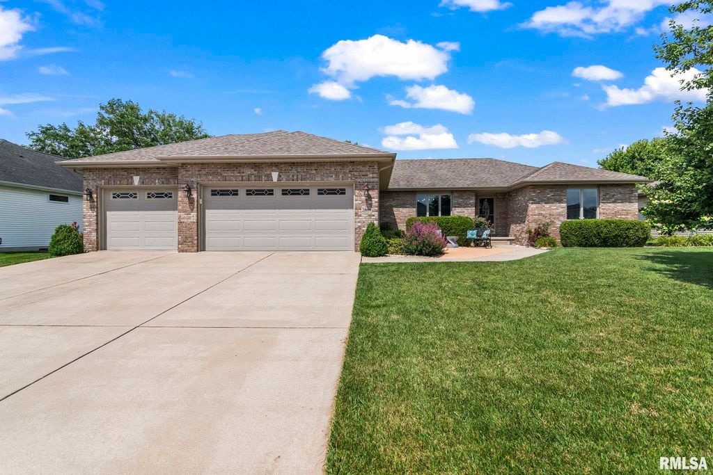 2809 Covered Wagon Trail, Springfield, IL 62711