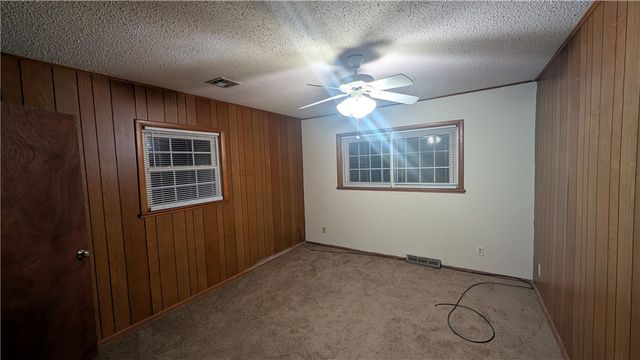 117 N Cynthia Avenue, Farmington, AR 72730
