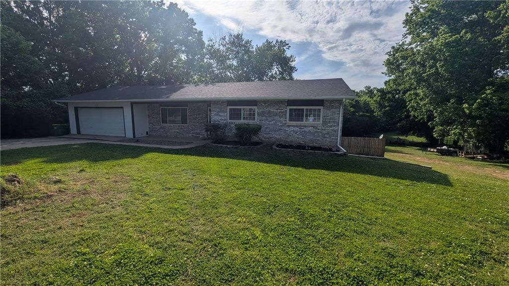 117 N Cynthia Avenue, Farmington, AR 72730