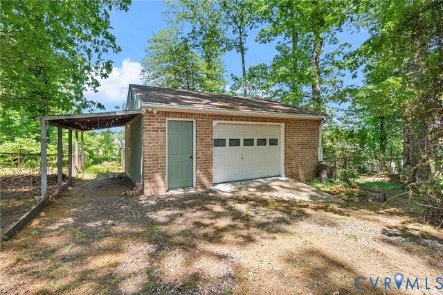 2206 Seminole Ave, Chester, VA 23831