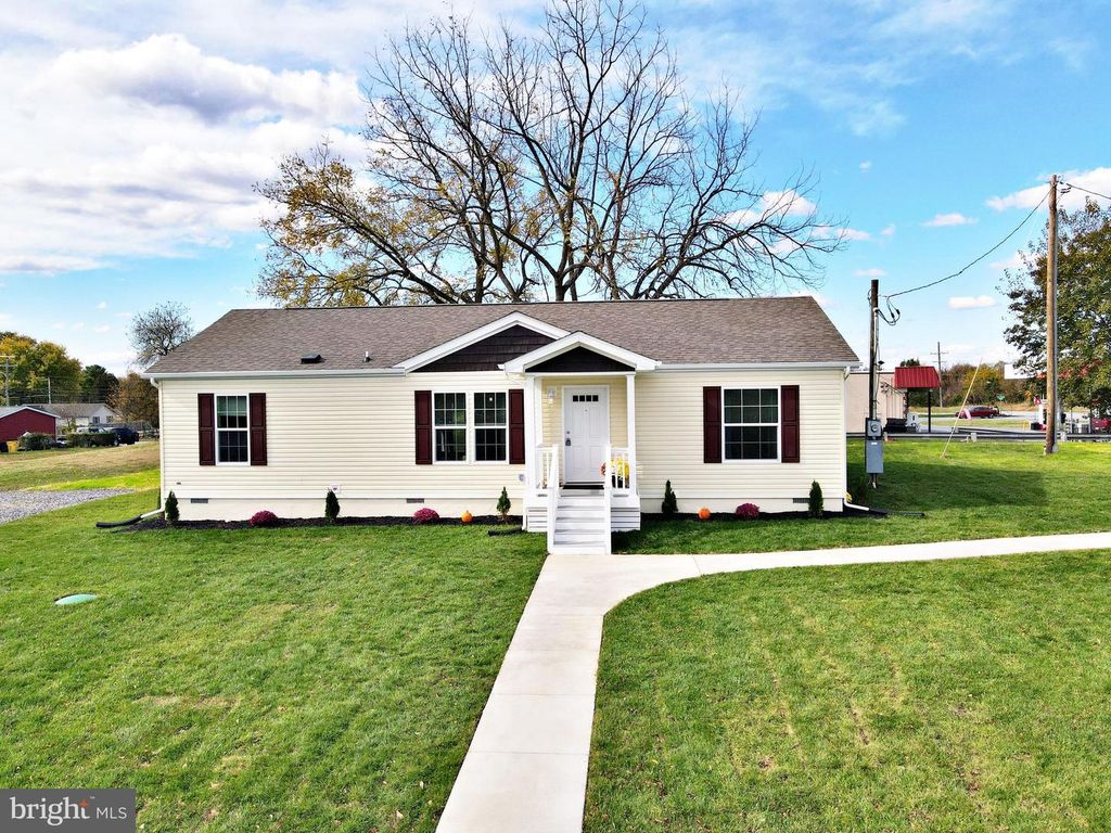 35 FOX CHASE CT, Kearneysville, WV 25430