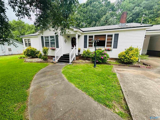 2016 Noccalula Road, Gadsden, AL 35904