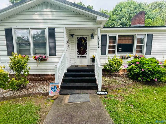 2016 Noccalula Road, Gadsden, AL 35904