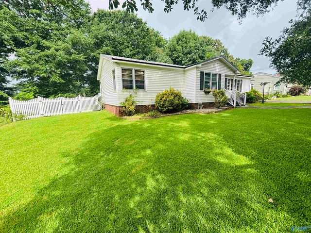 2016 Noccalula Road, Gadsden, AL 35904